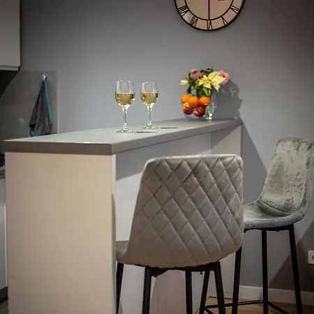 - Nova Bursa - Prywatny Parking! * Czestochowa